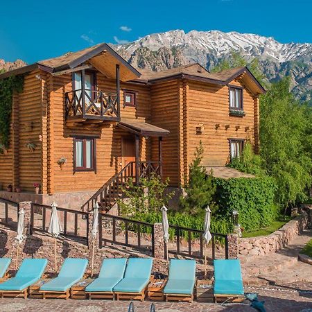 Boutigue Hotel Nebesa Chimgan Buitenkant foto