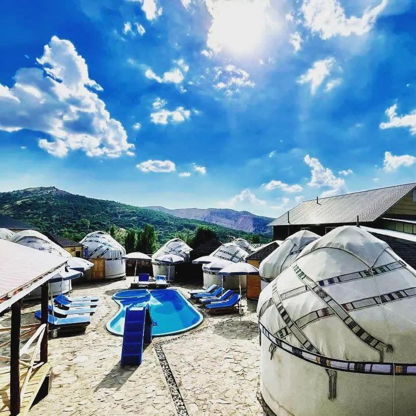 Boutigue Hotel Nebesa Chimgan Buitenkant foto