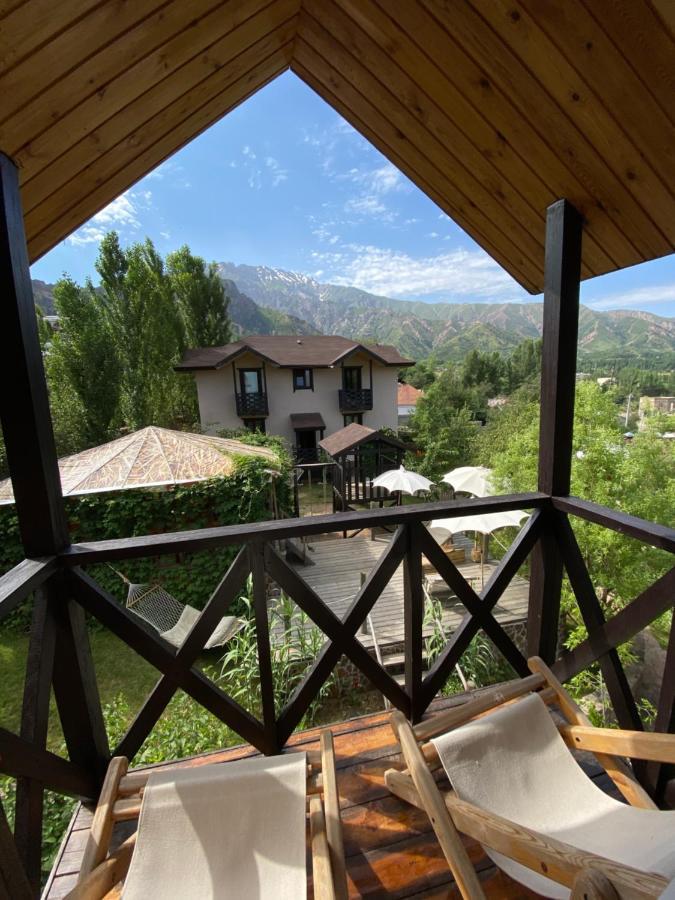 Boutigue Hotel Nebesa Chimgan Buitenkant foto