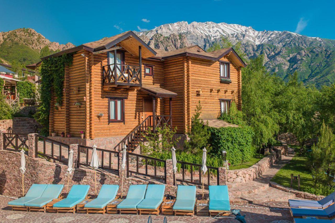 Boutigue Hotel Nebesa Chimgan Buitenkant foto